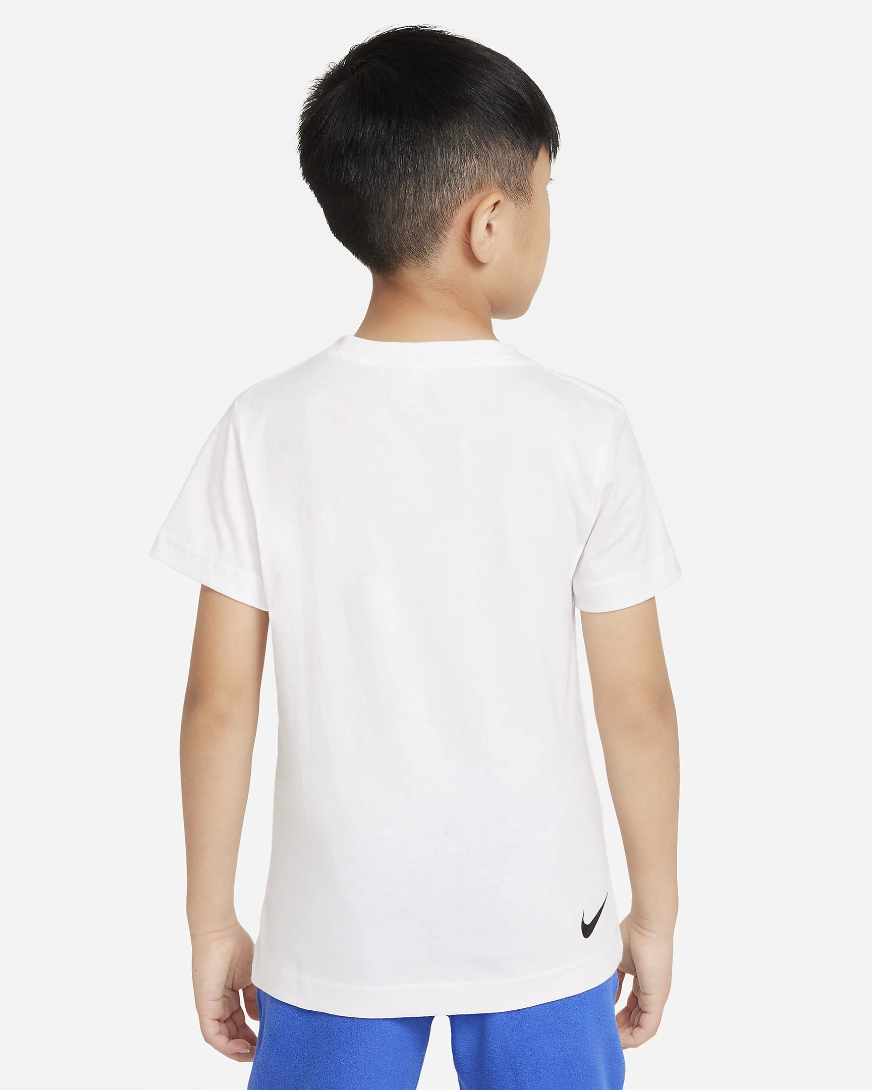 Nike ACG T-Shirt für kleine Abenteurer: Coolness trifft Komfort! Macht jeden Tag zum Outdoor-Erlebnis.